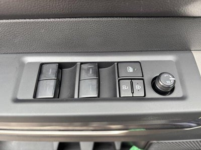 2025 Toyota Tundra 4WD 4WD SR5 CrewMax 5.5' Bed (SE)