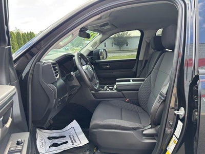 2023 Toyota Tundra 4WD 4WD SR5 CrewMax 5.5' Bed (SE)