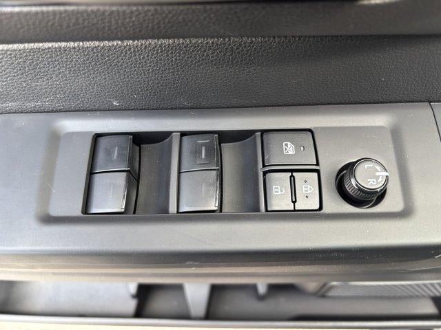 2023 Toyota Tundra 4WD 4WD SR5 CrewMax 5.5' Bed (SE)