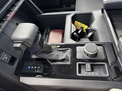 2023 Toyota Tundra 4WD 4WD SR5 CrewMax 5.5' Bed (SE)