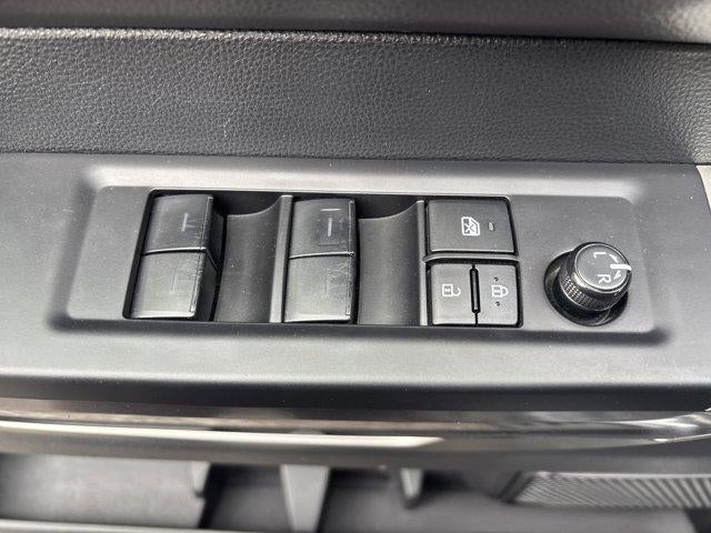 2023 Toyota Tundra 4WD 4WD SR5 CrewMax 5.5' Bed (SE)