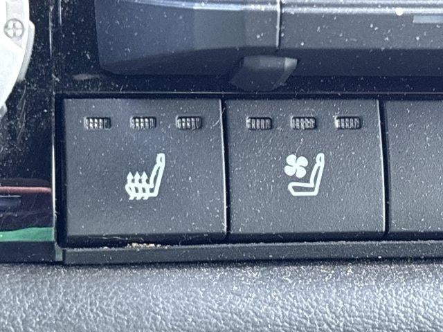 2023 Toyota Tundra 4WD 4WD Platinum Hybrid CrewMax 5.5' Bed (Natl)