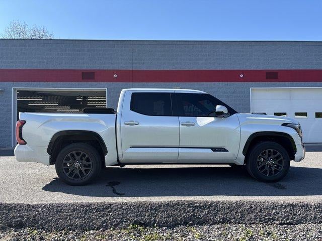 2022 Toyota Tundra 4WD 4WD Platinum Hybrid CrewMax 5.5' Bed (Natl)