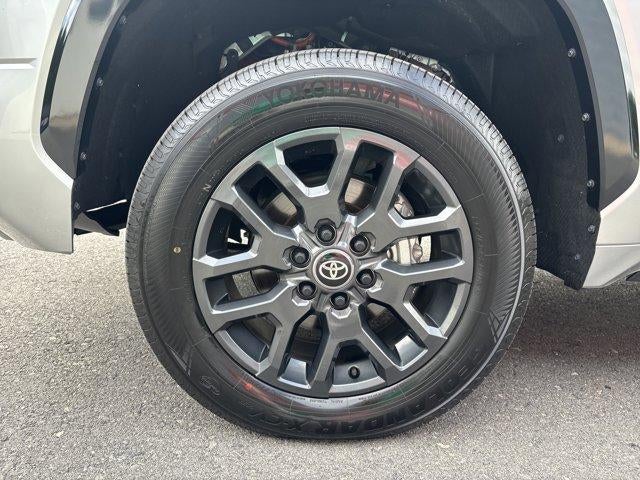 2026 Toyota Tundra 4WD 4WD Platinum Hybrid CrewMax 5.5' Bed (Natl)