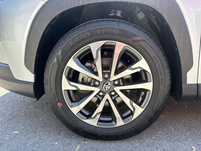 2025 Toyota Corolla Cross XLE 4WD (Natl)