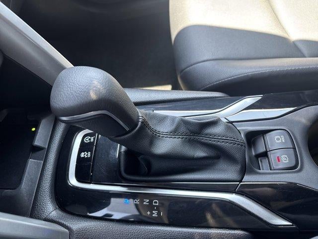 2025 Toyota Corolla Cross XLE 4WD (Natl)