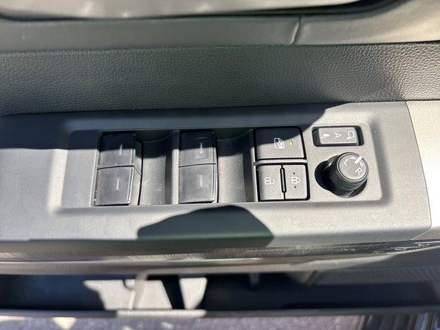 2026 Toyota Sequoia Platinum 4WD (Natl)
