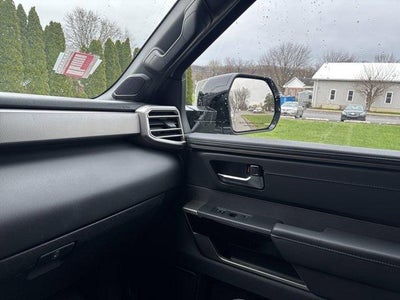 2025 Toyota Sequoia Limited 4WD (SE)