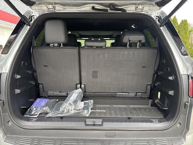 2025 Toyota Sequoia Limited 4WD (SE)