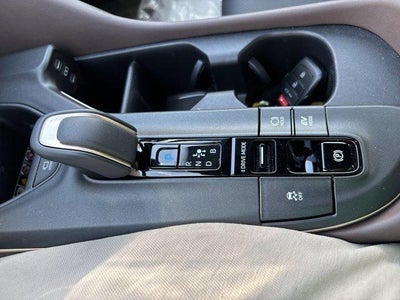 2023 Toyota Crown Limited AWD (Natl)