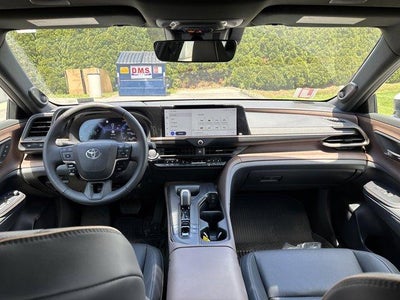 2023 Toyota Crown Limited AWD (Natl)