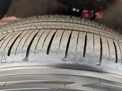 2025 Toyota Prius LE (Natl)