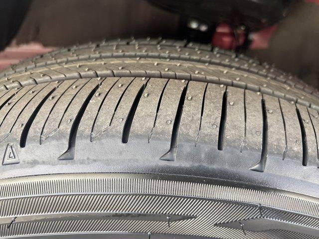 2025 Toyota Prius LE (Natl)