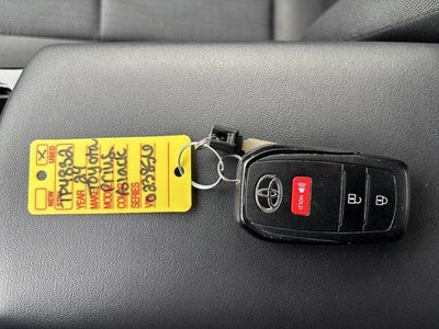 2024 Toyota Prius LE (Natl)