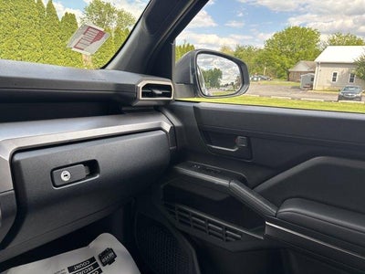 2025 Toyota 4Runner SR5 4WD (GS)