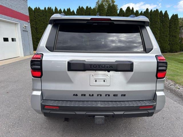 2025 Toyota 4Runner SR5 4WD (GS)