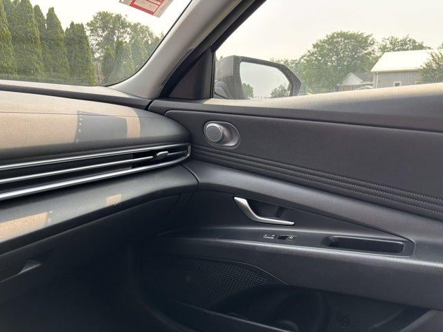 2025 Hyundai ELANTRA SEL Convenience IVT
