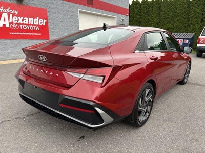 2025 Hyundai ELANTRA SEL Convenience IVT