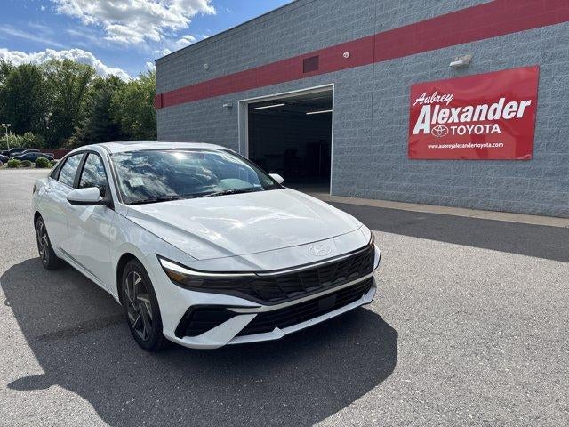 2025 Hyundai ELANTRA SEL Convenience IVT