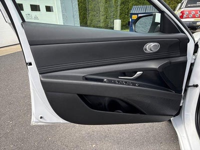 2025 Hyundai ELANTRA SEL Convenience IVT