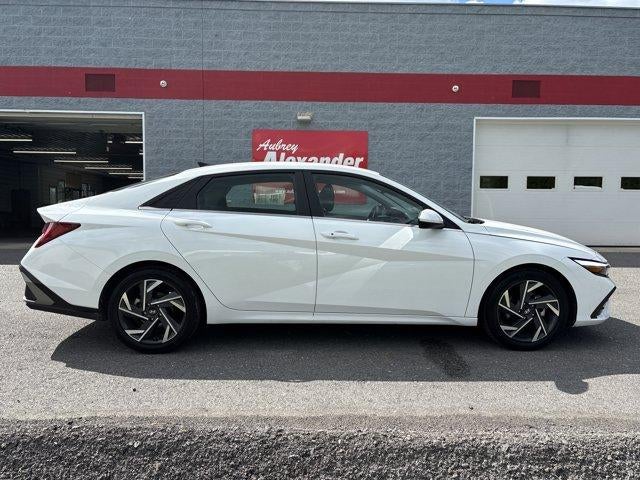 2025 Hyundai ELANTRA SEL Convenience IVT