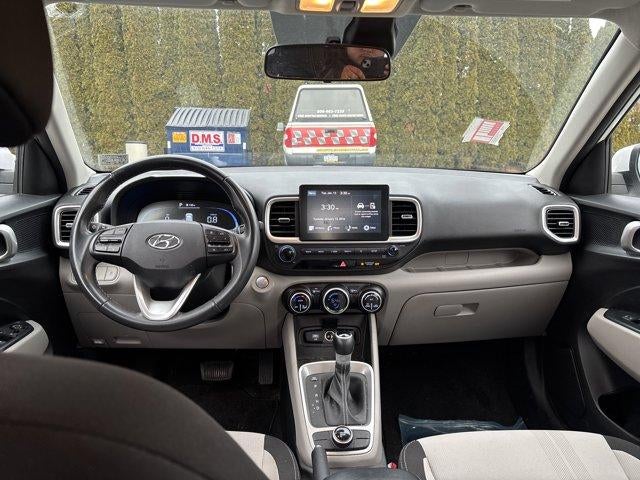 2024 Hyundai VENUE SEL IVT