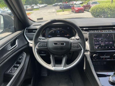 2025 Jeep Grand Cherokee Laredo X 4x4