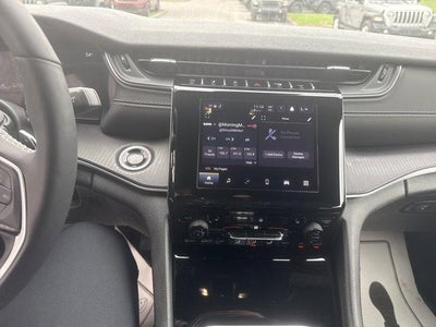 2024 Jeep Grand Cherokee L Altitude 4x4