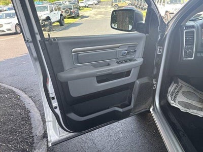 2017 RAM 1500 SLT 4x4 Quad Cab 6'4" Box