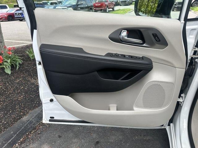 2024 Chrysler Pacifica Touring L FWD