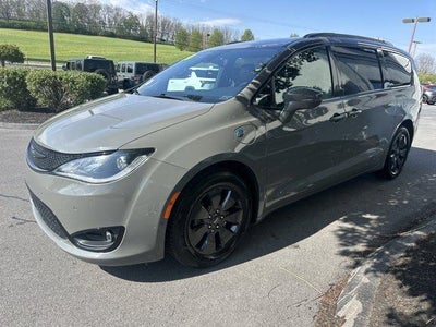 2020 Chrysler Pacifica Hybrid Limited FWD