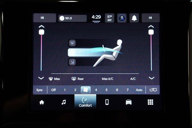 2023 Jeep Grand Cherokee Laredo X 4x4