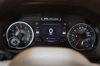 2020 RAM 1500 Laramie 4x4 Crew Cab 5'7" Box