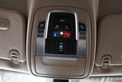 2020 RAM 1500 Laramie 4x4 Crew Cab 5'7" Box