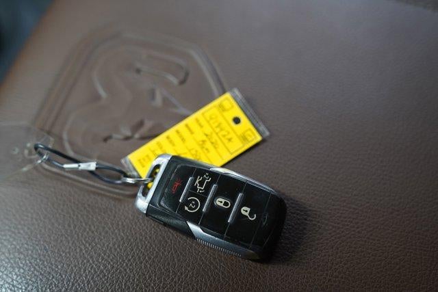 2020 RAM 1500 Laramie 4x4 Crew Cab 5'7" Box