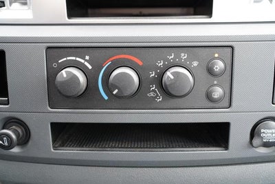 2007 Dodge Ram 1500 2WD Regular Cab 8 Ft Box SLT