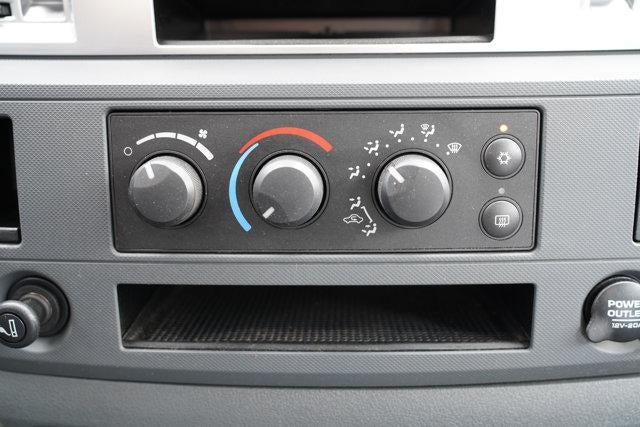 2007 Dodge Ram 1500 2WD Regular Cab 8 Ft Box SLT
