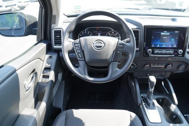 2024 Nissan Frontier Crew Cab 4x4 SV