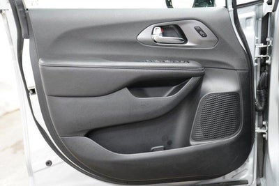 2026 Chrysler Pacifica Select FWD