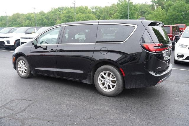 2025 Chrysler Pacifica Select FWD
