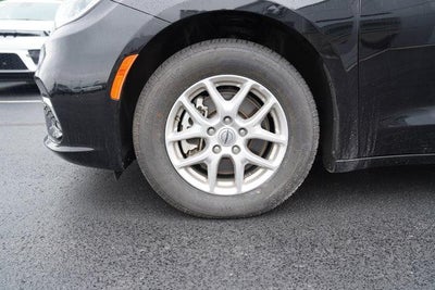 2025 Chrysler Pacifica Select FWD