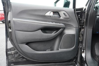 2025 Chrysler Pacifica Select FWD