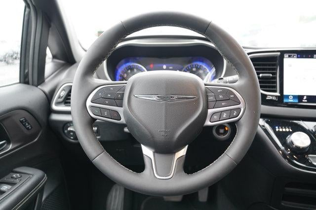 2025 Chrysler Pacifica Select FWD