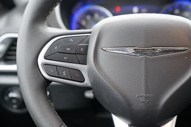 2025 Chrysler Pacifica Select FWD
