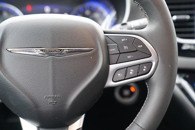 2025 Chrysler Pacifica Select FWD