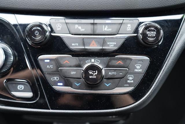2025 Chrysler Pacifica Select FWD