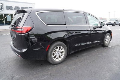 2025 Chrysler Pacifica Select FWD