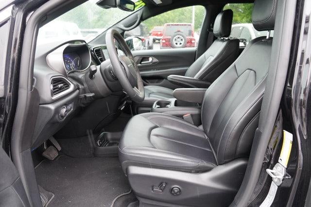 2025 Chrysler Pacifica Select FWD