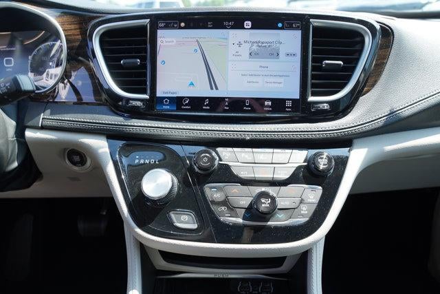 2024 Chrysler Pacifica Limited FWD