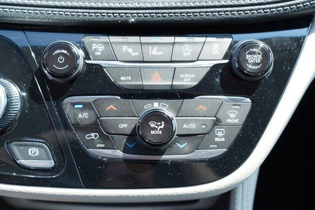 2024 Chrysler Pacifica Limited FWD